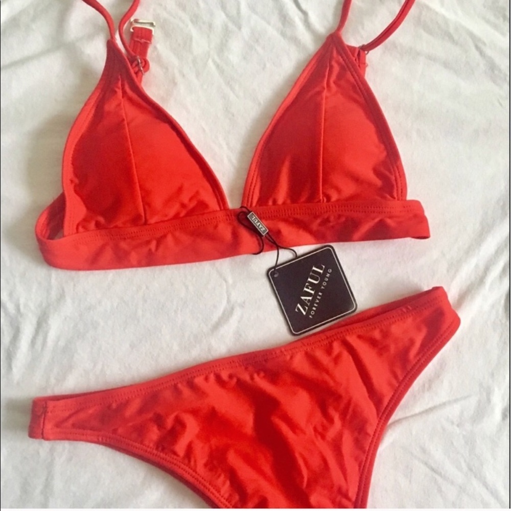 bikini / swimsuit / two piece